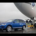 Volkswagen Touareg tows Boeing 747 (2007) #Auto #Samochod #Samochód #Volkswagen #Touareg #SUV #Terenowy #Boeing