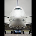 Volkswagen Touareg tows Boeing 747 (2007) #Auto #Samochod #Samochód #Volkswagen #Touareg #SUV #Terenowy #Boeing