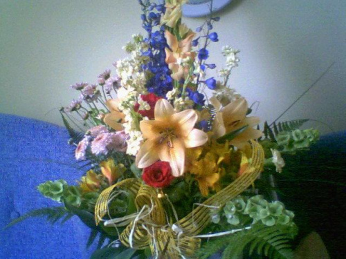 Bukiet kwiatów w/g mnie jest piękny :)