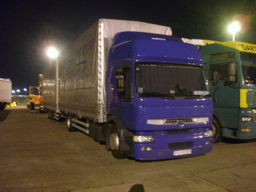 Renault Premium-Sikorski Intl. Transport