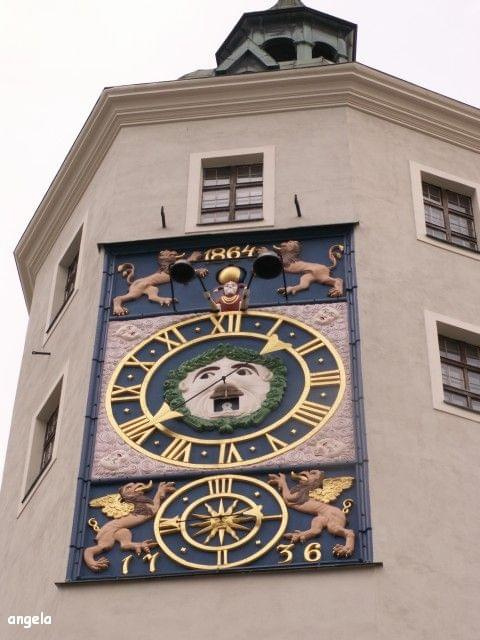 Zegar na Zamku Książąt Pomorskich w Szczecinie.