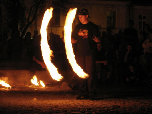 13 fireshow_070819