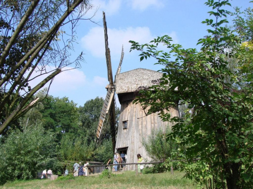 #Lublin #skansen #MuzeumWsiLubelskiej #ŚwiętoChleba #tradycja #historia #region #obyczaj #kultura #sławinek #natura #zieleń #ludowo #chleb #święto #ludzie #niedziela #plener