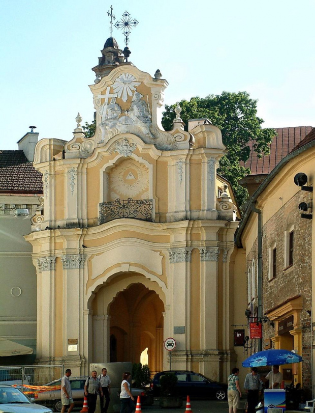 Unicka cerkiew Św.Trójcy i klasztor Bazylianów(Ostrobramska,9) do którego należy też piękna,wysmukła,falista rokokowa brama.