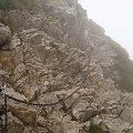 łańcuchy pod wierzchołkiem Giewontu #Tatry #góry