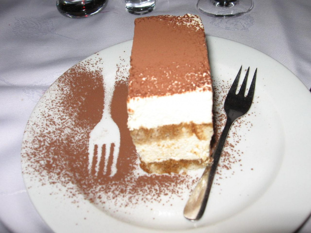 a na zakończenie pyszne ciastko, tiramisu, czyli umieś mnie wysoko :)