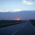 O zachodzie słońca jeszcze na autostradzie A-4 #Militaria #PolskieMiasta
