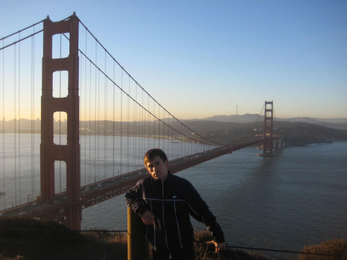 piękny wschód słońca przy Golden Bridge w San Francisco