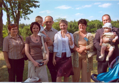 Zdjęcie udostępniła Iwona (Bisek) Cuch. Zjazd Absolwentów w 110- rocznicę powstania szkołw w Sobieszynie-Brzozowej (06.2006) #Sobieszyn #Brzozowa #ZjazdAbsolwentów