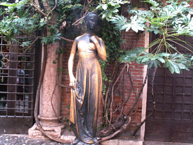 posąg Julii